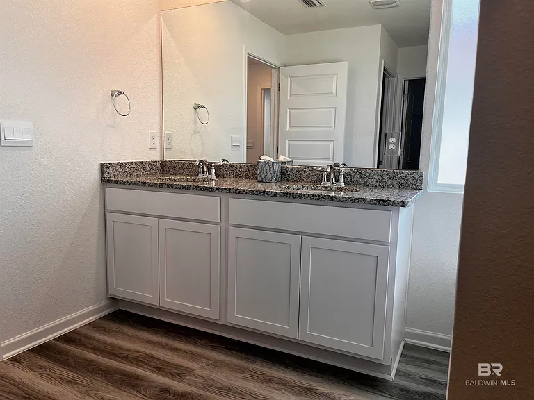 7047 Camp St — Photo 13
