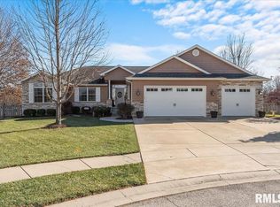 2104 Persimmon Ave, Chatham, IL 62629