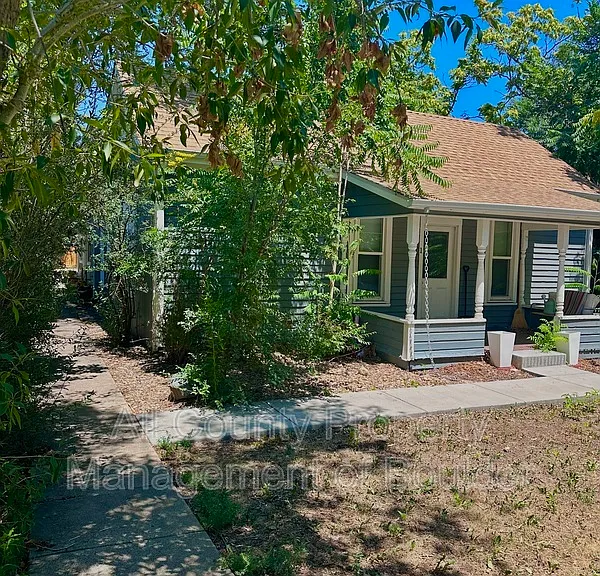 2211 Spruce St #3 — Photo 1
