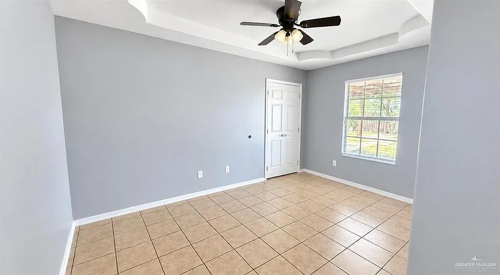 3 bed, 2.0 bath, 1131 sqft, $1,600 — Photo 4