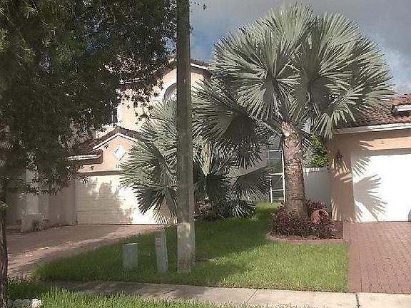 3rd image of 1100 NW 185th Ter