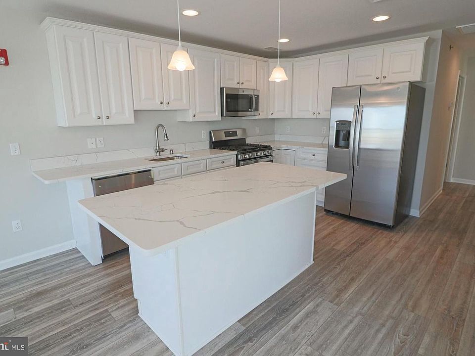 2nd image of 8701 Long Beach Blvd Unit B