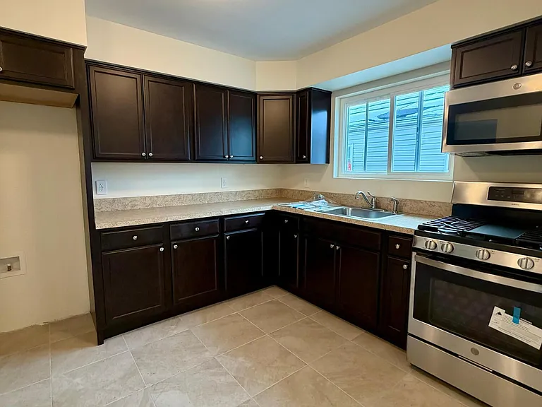110 Spartan Ave #2 — Photo 5