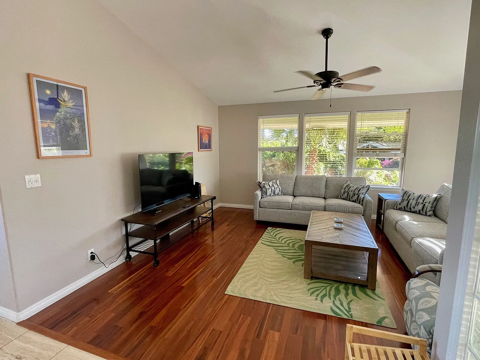 3 bed, 1723 sqft, $7,330 — Photo 3