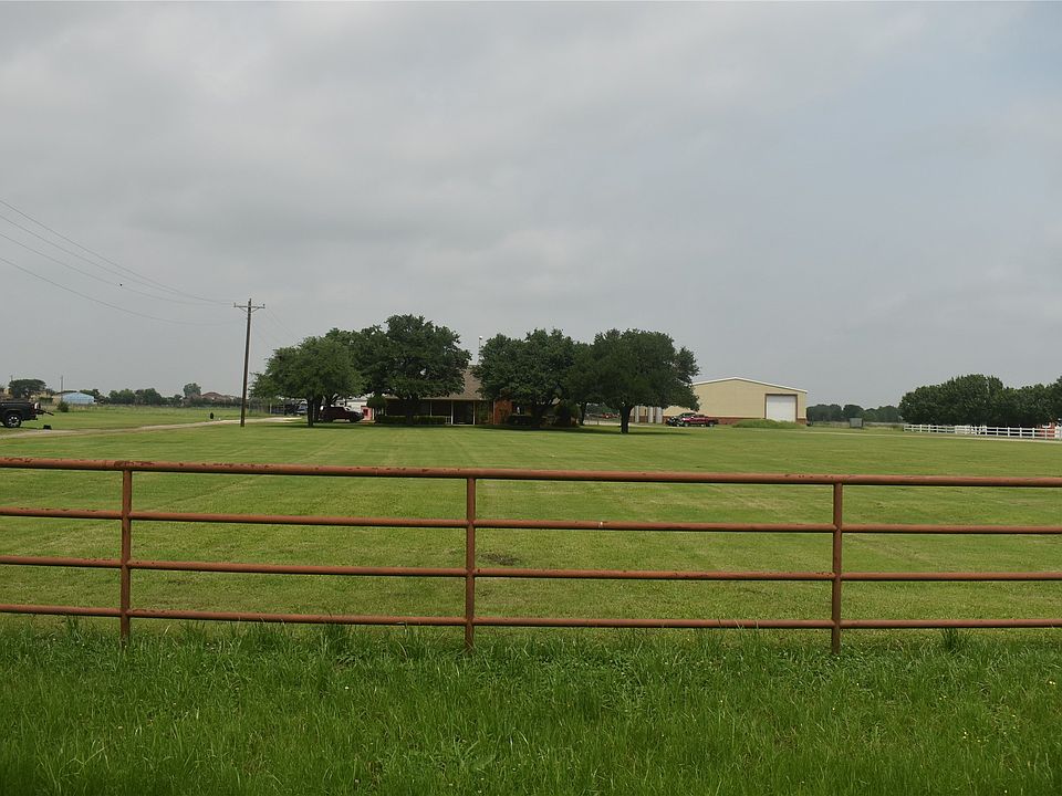 1st image of 2320 W Lucas Rd