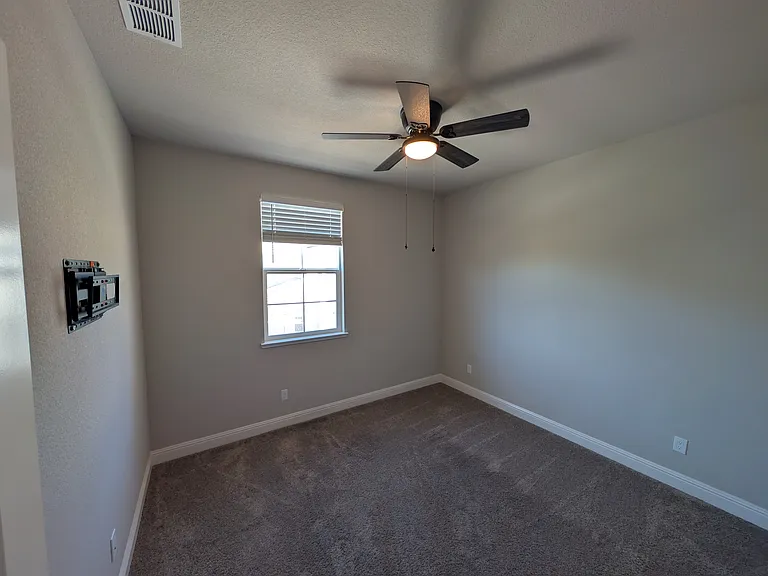 953 Posey St — Photo 11