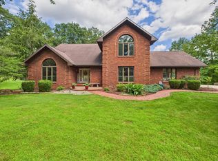 155 Richwood Ct, Belpre, OH 45714