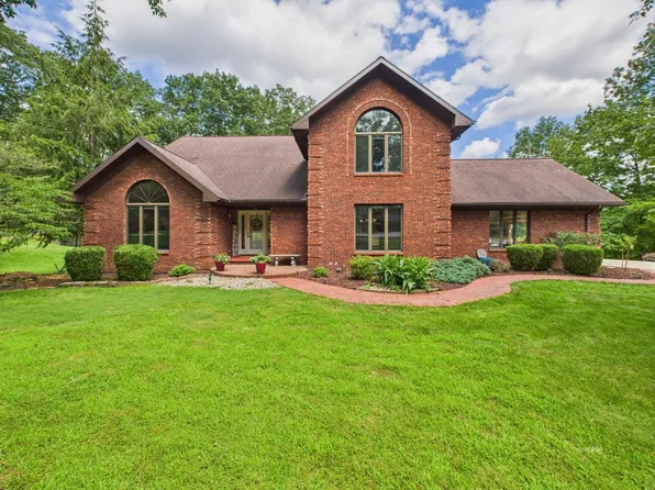 155 Richwood Ct, Belpre, OH 45714