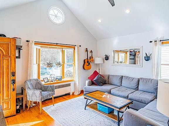 4th image of 55 Lou Ave