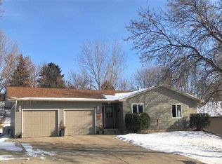 1132 23rd St NW, Minot, ND 58703