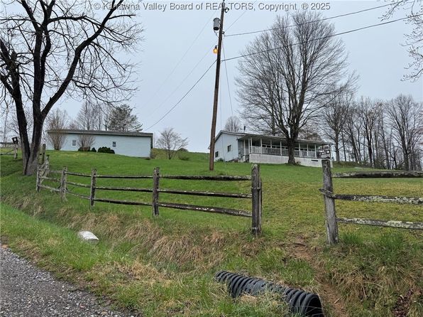 50 Tanney Hill Dr, Duck, WV 25063