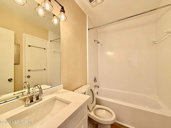 5th image of 4330 PLAZA GATE Lane #302