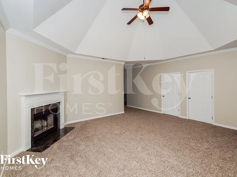 1254 Easterwood Blvd — Photo 3