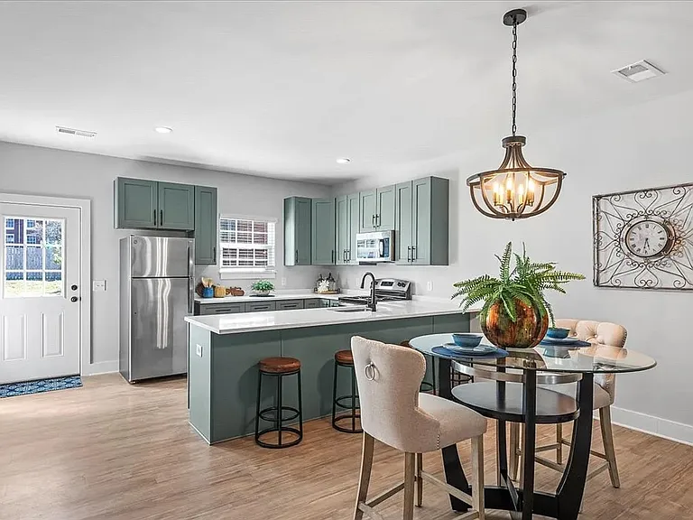 435 Saint James St NW — Photo 5