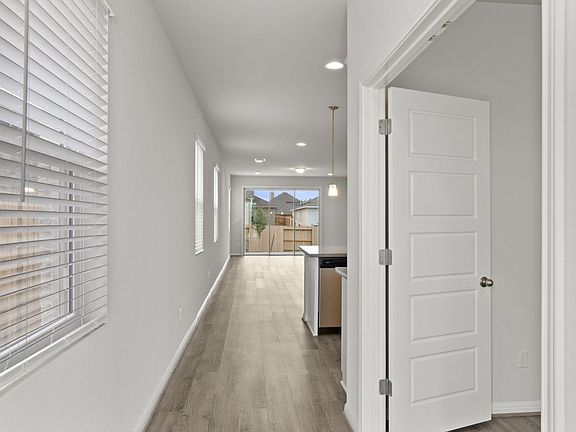 4th image of 109 Ladolia Ln