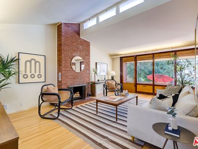 7525 Flight Ave, Los Angeles, CA, 90045