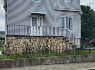 126 King St, Fall River, MA 02724