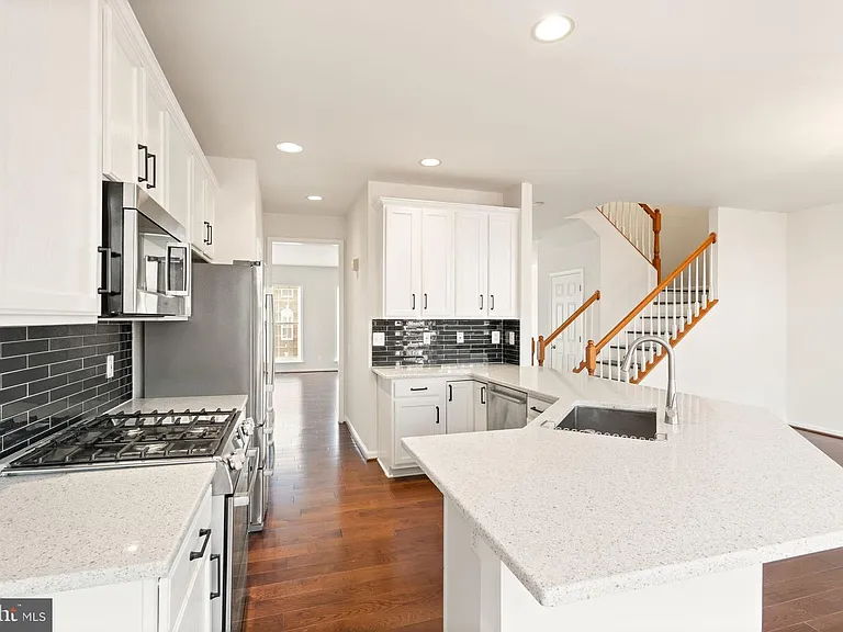 7056 Courtyard Way #1 — Photo 2