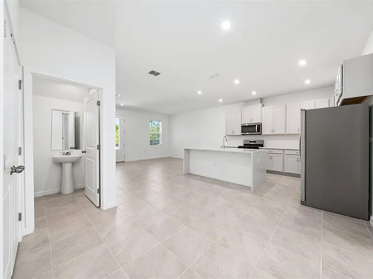 2414 Celebration Blvd — Photo 12