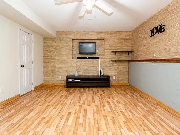 2315 Castle Royale Dr — Photo 19
