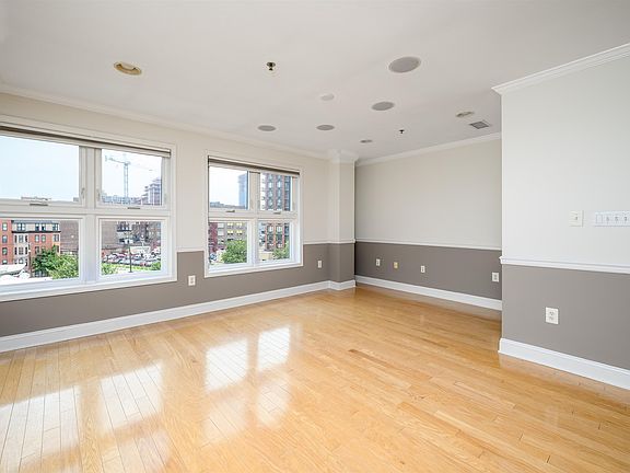 5th image of 70 Adams St APT 5F