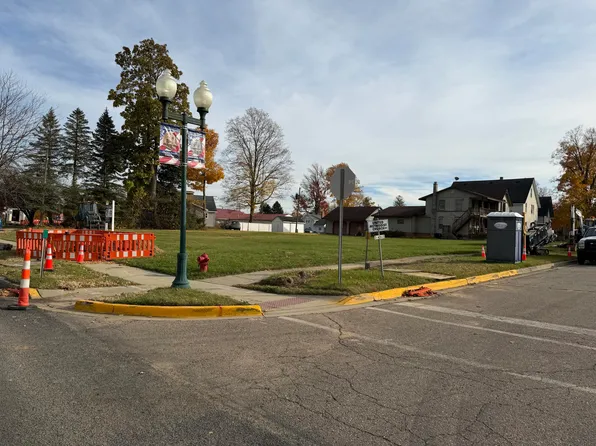 417 W Monroe Street, Bangor, MI 49013