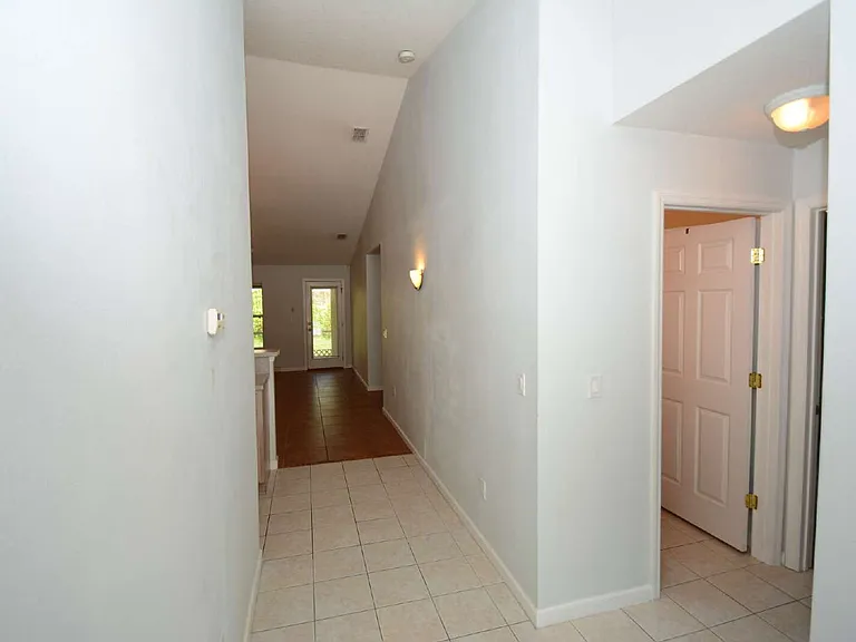 30 Eton Ln #B — Photo 3