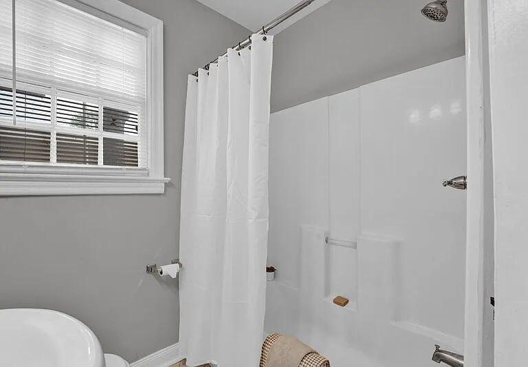 112 Greer St — Photo 6
