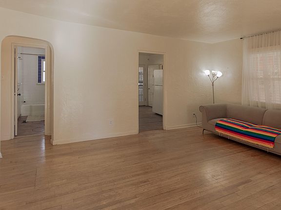 3rd image of 2717 McEarl Ave SE