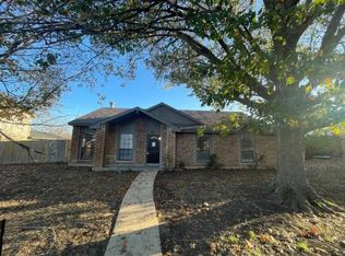1106 Greenbriar Ln, Lancaster, TX 75146