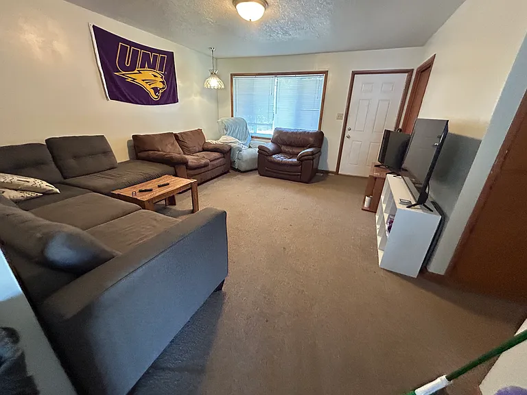 1522 Starview Dr — Photo 2