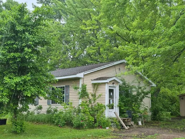126 1st St SE, Henriette, MN 55036