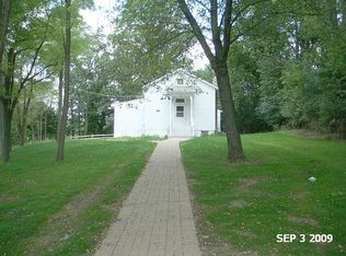 1005 Algonquin Rd, Fox River Grove, IL 60021