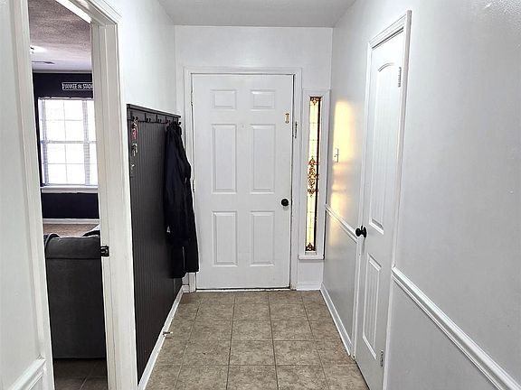 3rd image of 9 Raccoon Trl