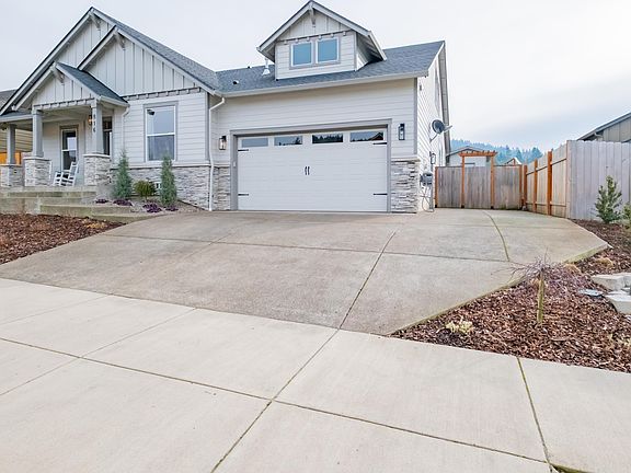 2nd image of 816 Riley Dr