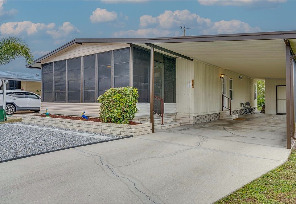 1st image of 135 Lakeside Cir
