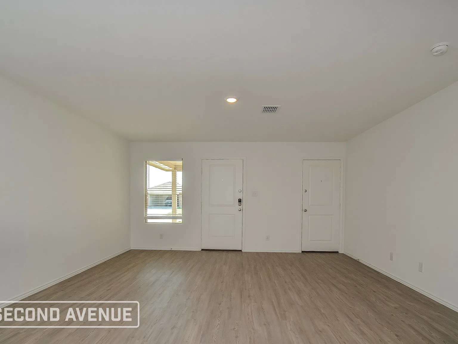 3 bed, 2.0 bath, 1316 sqft, $2,599 — Photo 4