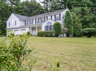 9 Fawn Dr, Wood River Junction, RI 02894