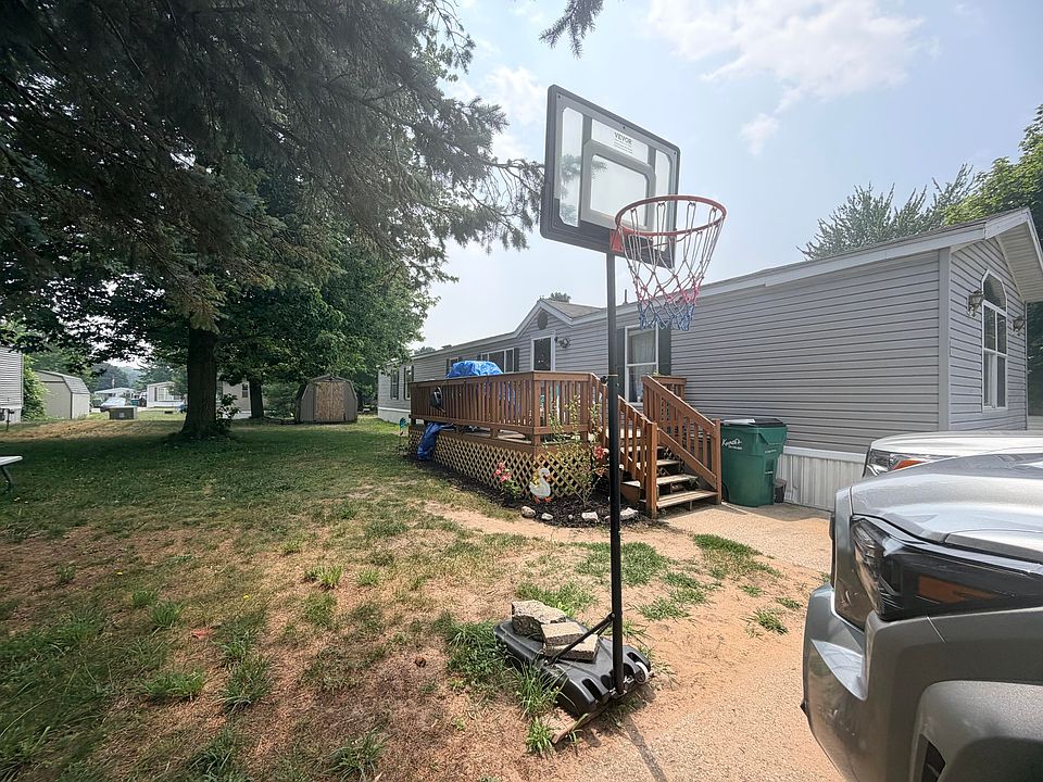 1st image of 129 Elm Ct