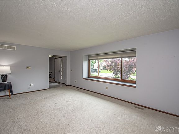 4th image of 5512 Savina Ave