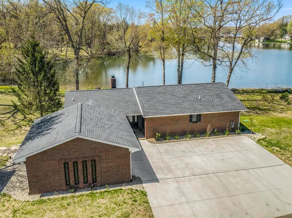 34012 Fredrick St, Paw Paw, MI 49079