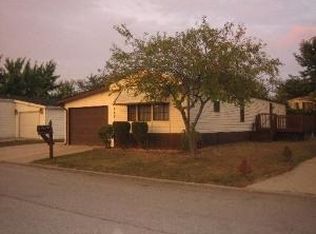 392 S Windmere Cir, Matteson, IL 60443