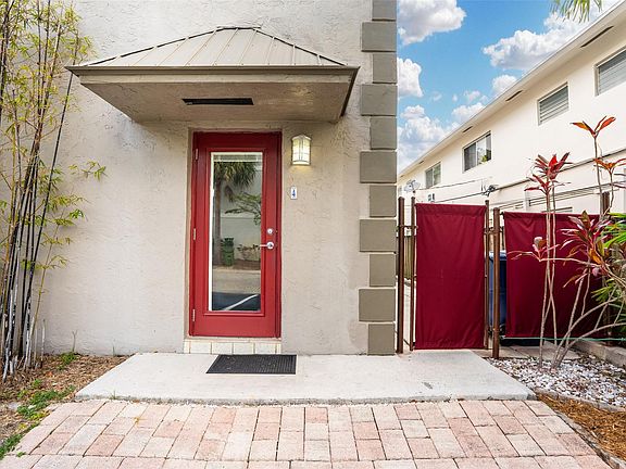 4th image of 608 NE 29 Th Drive #4