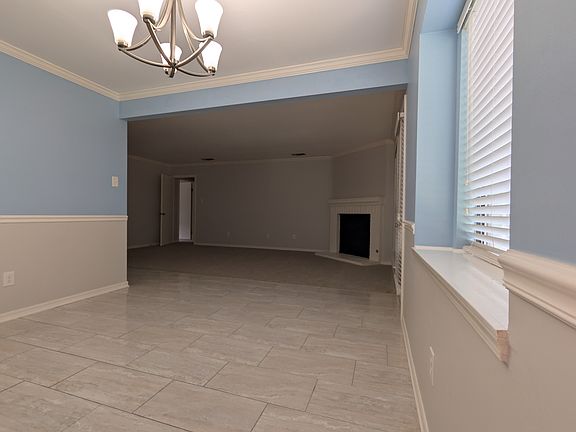 4th image of 12 Royal Ct