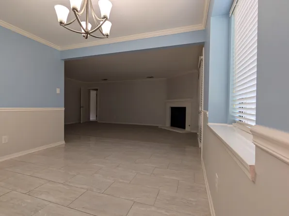 12 Royal Ct, Little Rock, AR 72211