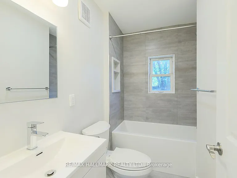 14 Lynn Rd — Photo 8