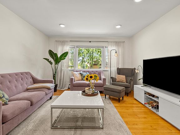 5th image of 3954 N Pioneer Ave #1