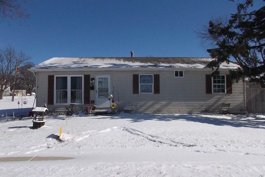 1st image of 223 S Kennedy Dr