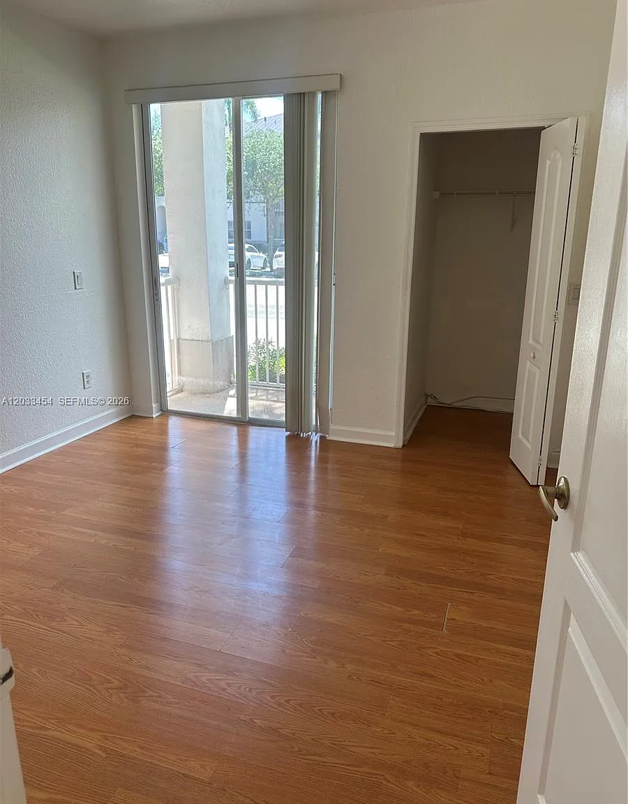 Courtyards Three Condo — Photo 4