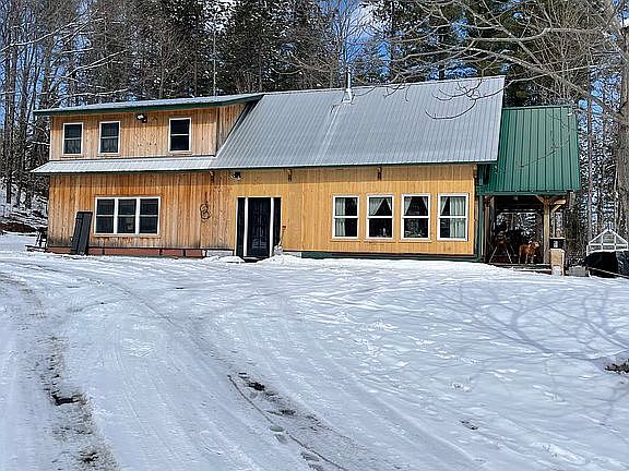 2nd image of 780 Loop Rd